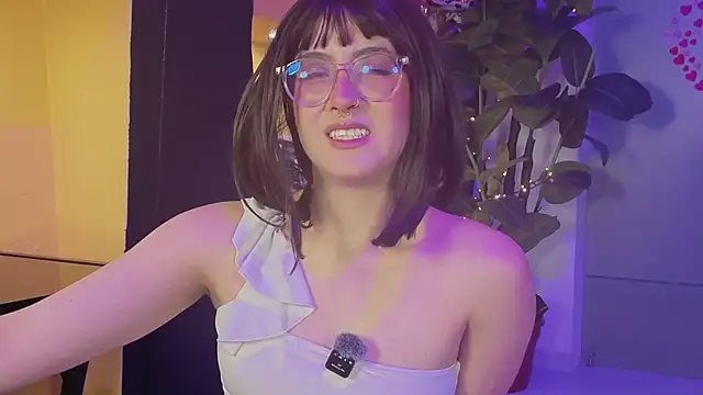 LiLLiAnderson online show from March 13, 12:34 pm