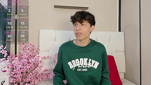 Axel  Evans online show from October 25, 1:07 pm