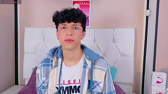 Snapshot of Axel__Evans chatting on June 5, 12:33 pm Axel Evans online show from June 5, 12:33 pm