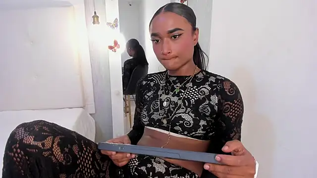 EsmeraldaNyx online show from September 20, 9:27 pm