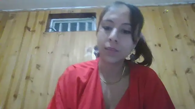 Snapshot of Roselingalvis13 chatting on September 16, 2:45 am Roselingalvis13 online show from September 16, 2:45 am