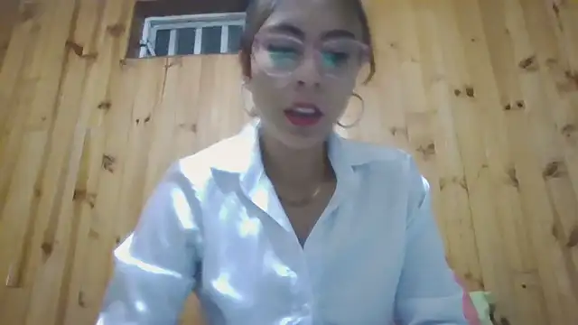 Snapshot of Roselingalvis13 chatting on September 29, 2:38 am Roselingalvis13 online show from September 29, 2:38 am