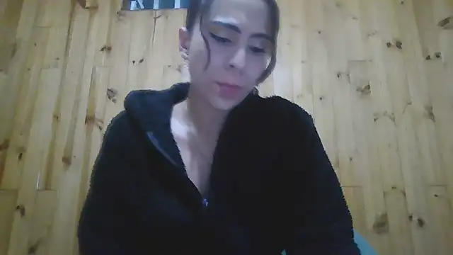 Snapshot of Roselingalvis13 chatting on November 30, 3:54 am Roselingalvis13 online show from November 30, 3:54 am