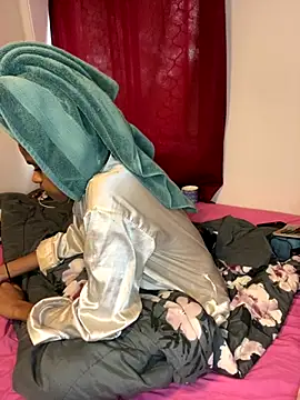 Snapshot of Soniala chatting on November 2, 7:27 pm Soniala online show from November 2, 7:27 pm