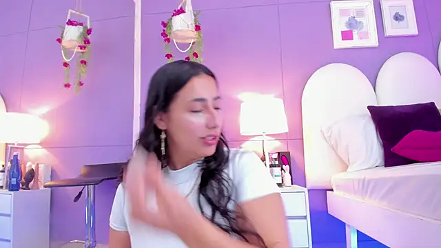 my aleja  online show from September 17, 1:35 pm