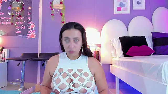 my aleja  online show from October 15, 1:00 pm