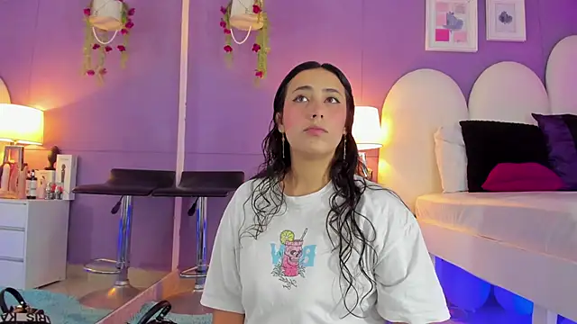 my aleja  online show from October 16, 1:12 pm