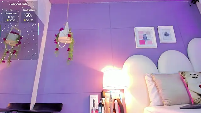 my aleja  online show from November 22, 1:21 pm