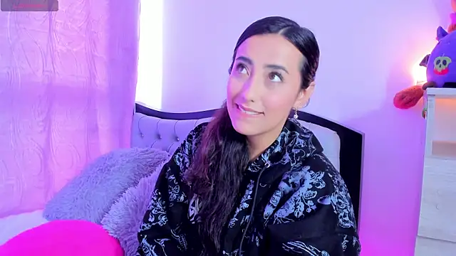 my aleja  online show from April 25, 1:41 pm