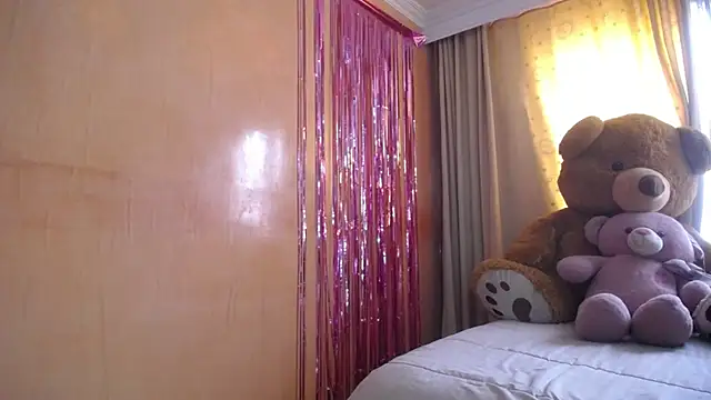 miss lilieth online show from November 3, 4:30 pm