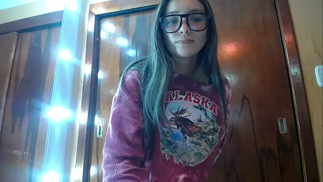 Snapshot of miss_lilieth chatting on May 10, 2:11 pm miss lilieth online show from May 10, 2:11 pm