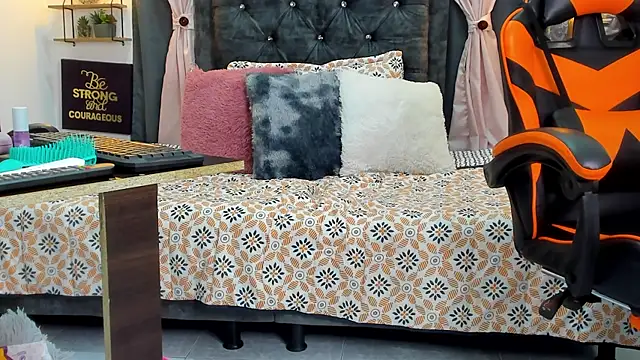 Snapshot of AustinCole01 chatting on November 3, 3:30 am AustinCole01 online show from November 3, 3:30 am