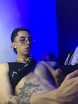 redmen69 online show from March 5, 5:36 am