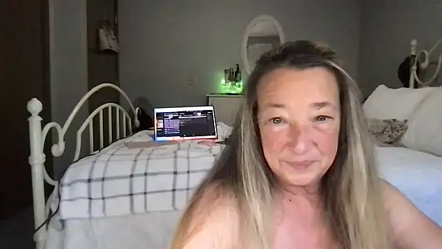 Snapshot of milf-Lacey chatting on October 16, 4:19 pm milf-Lacey online show from October 16, 4:19 pm