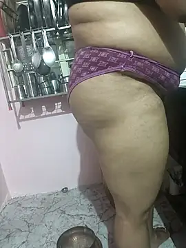 Snapshot of dhanshri143 chatting on May 18, 11:27 am dhanshri143 online show from May 18, 11:27 am