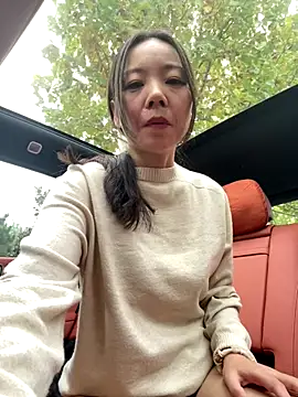 Snapshot of xinmeng-000 chatting on October 26, 2:06 am xinmeng-000 online show from October 26, 2:06 am