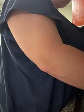 Snapshot of kittenxd4 chatting on September 8, 10:53 pm kittenxd4 online show from September 8, 10:53 pm