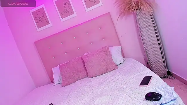 ANNIE DOLCE  online show from October 23, 9:46 pm