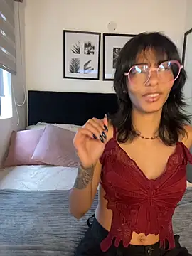 TweetiePieXXX online show from March 13, 9:21 pm