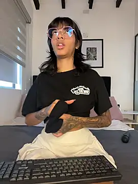 TweetiePieXXX online show from March 17, 9:18 pm