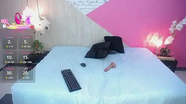 Snapshot of sophia_brunette_ chatting on November 5, 11:43 am sophia brunette online show from November 5, 11:43 am