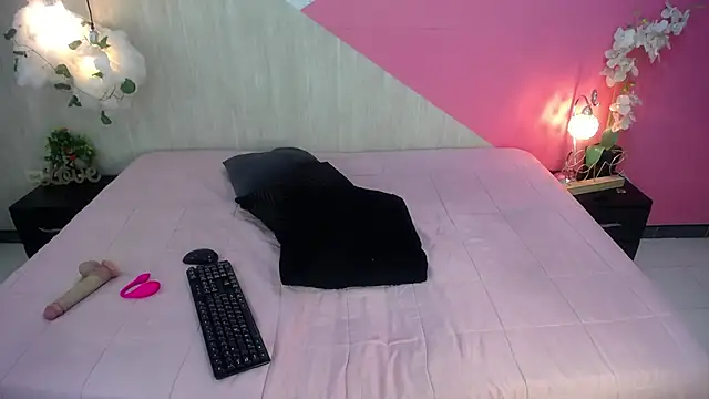 Snapshot of sophia_brunette_ chatting on November 27, 11:23 am sophia brunette online show from November 27, 11:23 am