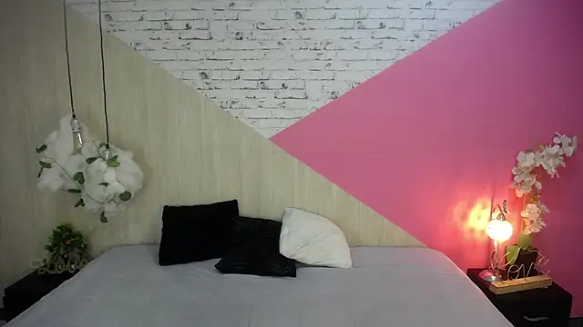 Snapshot of sophia_brunette_ chatting on November 30, 11:14 am sophia brunette online show from November 30, 11:14 am