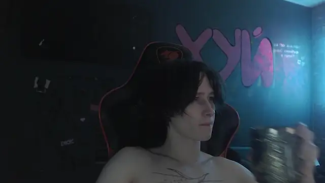 Snapshot of min1pekka chatting on September 28, 12:27 am min1pekka online show from September 28, 12:27 am