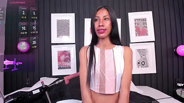 Snapshot of chiara_evanns chatting on October 7, 11:18 am chiara evanns online show from October 7, 11:18 am