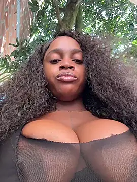 Snapshot of darle_volant chatting on August 1, 2:05 pm darle volant online show from August 1, 2:05 pm