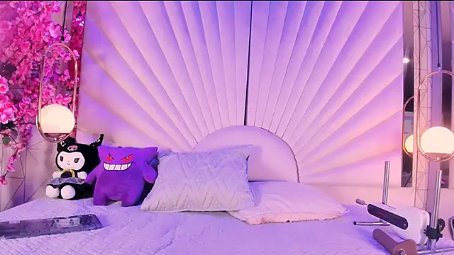 Snapshot of VesperVelvet chatting on May 11, 5:24 am VesperVelvet online show from May 11, 5:24 am