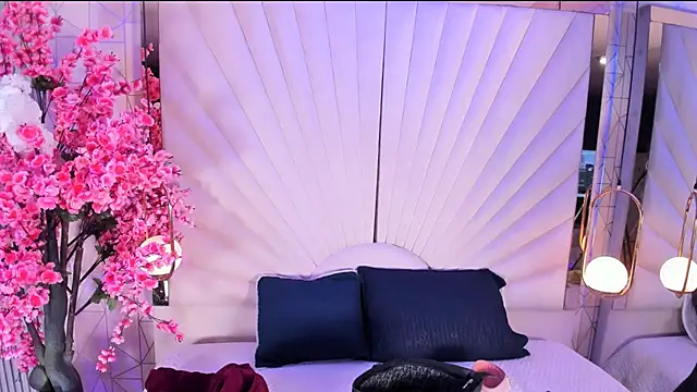 Snapshot of VesperVelvet chatting on June 24, 5:06 am VesperVelvet online show from June 24, 5:06 am