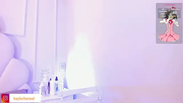 Kaylachannell online show from June 20, 3:42 am