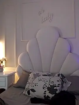 Kaylachannell online show from June 30, 3:40 am