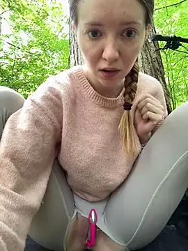 FayeFlame online show from May 31, 10:00 am