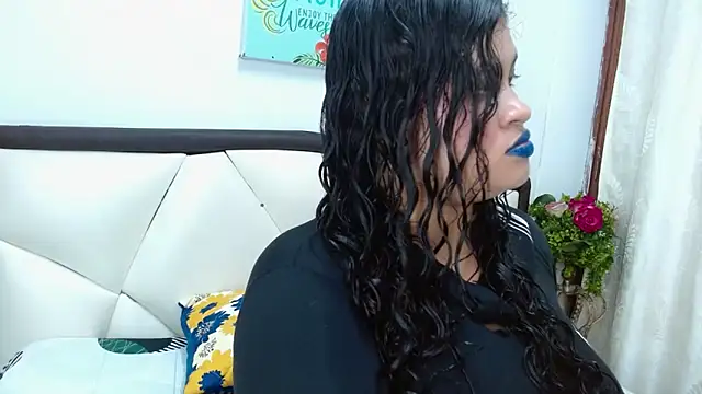 Snapshot of Madison_Copers chatting on December 18, 12:17 am Madison Copers online show from December 18, 12:17 am