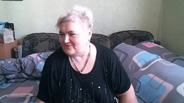 Snapshot of Lana555 chatting on May 7, 7:36 am Lana555 online show from May 7, 7:36 am