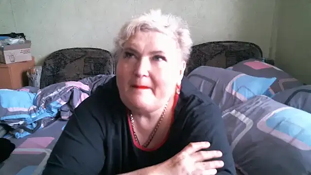Snapshot of Lana555 chatting on May 11, 9:15 am Lana555 online show from May 11, 9:15 am