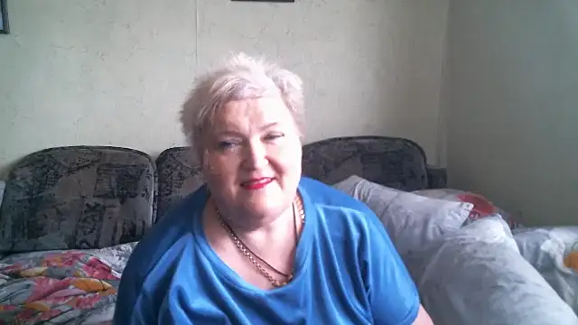 Snapshot of Lana555 chatting on June 3, 8:28 am Lana555 online show from June 3, 8:28 am
