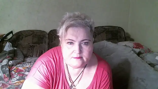 Snapshot of Lana555 chatting on June 6, 11:20 pm Lana555 online show from June 6, 11:20 pm