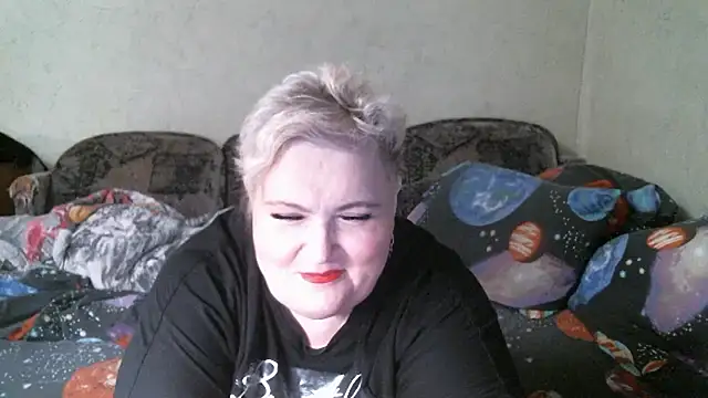 Snapshot of Lana555 chatting on June 18, 9:19 pm Lana555 online show from June 18, 9:19 pm