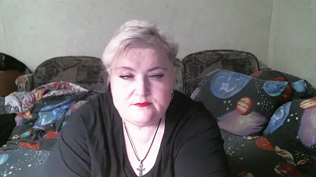 Snapshot of Lana555 chatting on June 19, 10:24 pm Lana555 online show from June 19, 10:24 pm