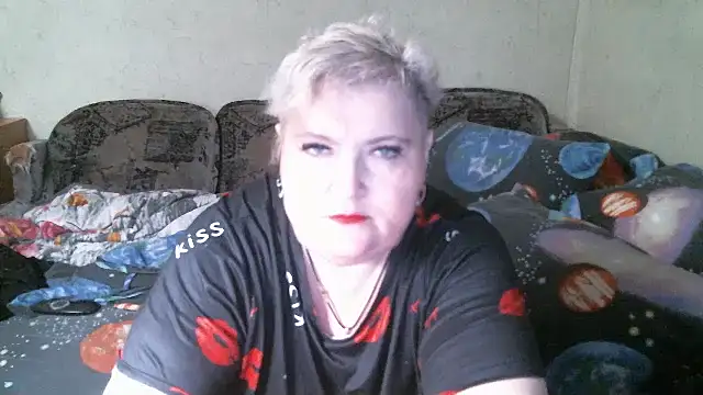 Snapshot of Lana555 chatting on June 22, 10:40 pm Lana555 online show from June 22, 10:40 pm