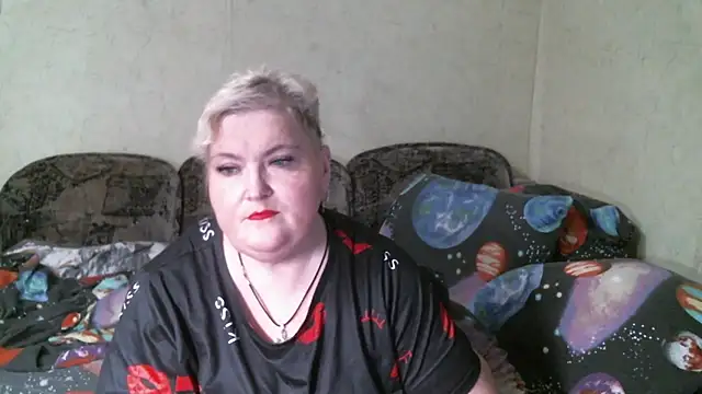 Snapshot of Lana555 chatting on June 23, 11:14 pm Lana555 online show from June 23, 11:14 pm