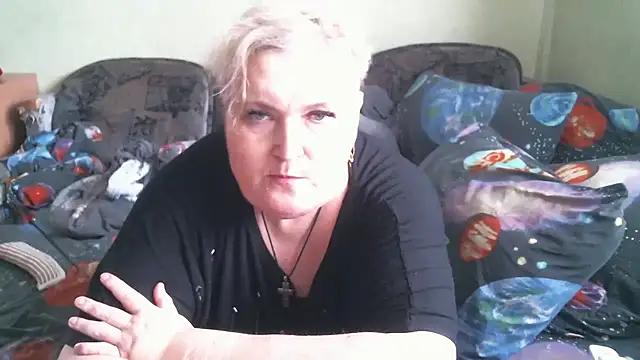 Snapshot of Lana555 chatting on July 15, 11:04 am Lana555 online show from July 15, 11:04 am