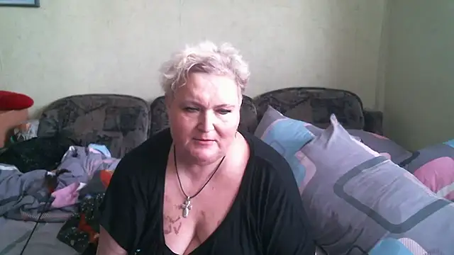 Snapshot of Lana555 chatting on July 25, 8:45 am Lana555 online show from July 25, 8:45 am