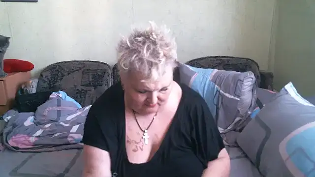 Snapshot of Lana555 chatting on July 27, 7:37 am Lana555 online show from July 27, 7:37 am
