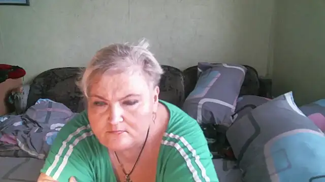 Snapshot of Lana555 chatting on July 28, 10:10 am Lana555 online show from July 28, 10:10 am