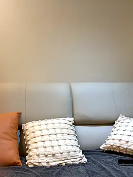 Snapshot of Lexiluv1 chatting on December 14, 5:07 pm Lexiluv1 online show from December 14, 5:07 pm