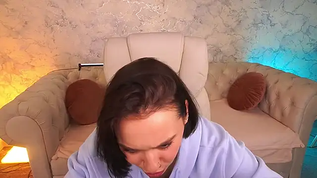 UrMuseOn online show from December 14, 8:20 am